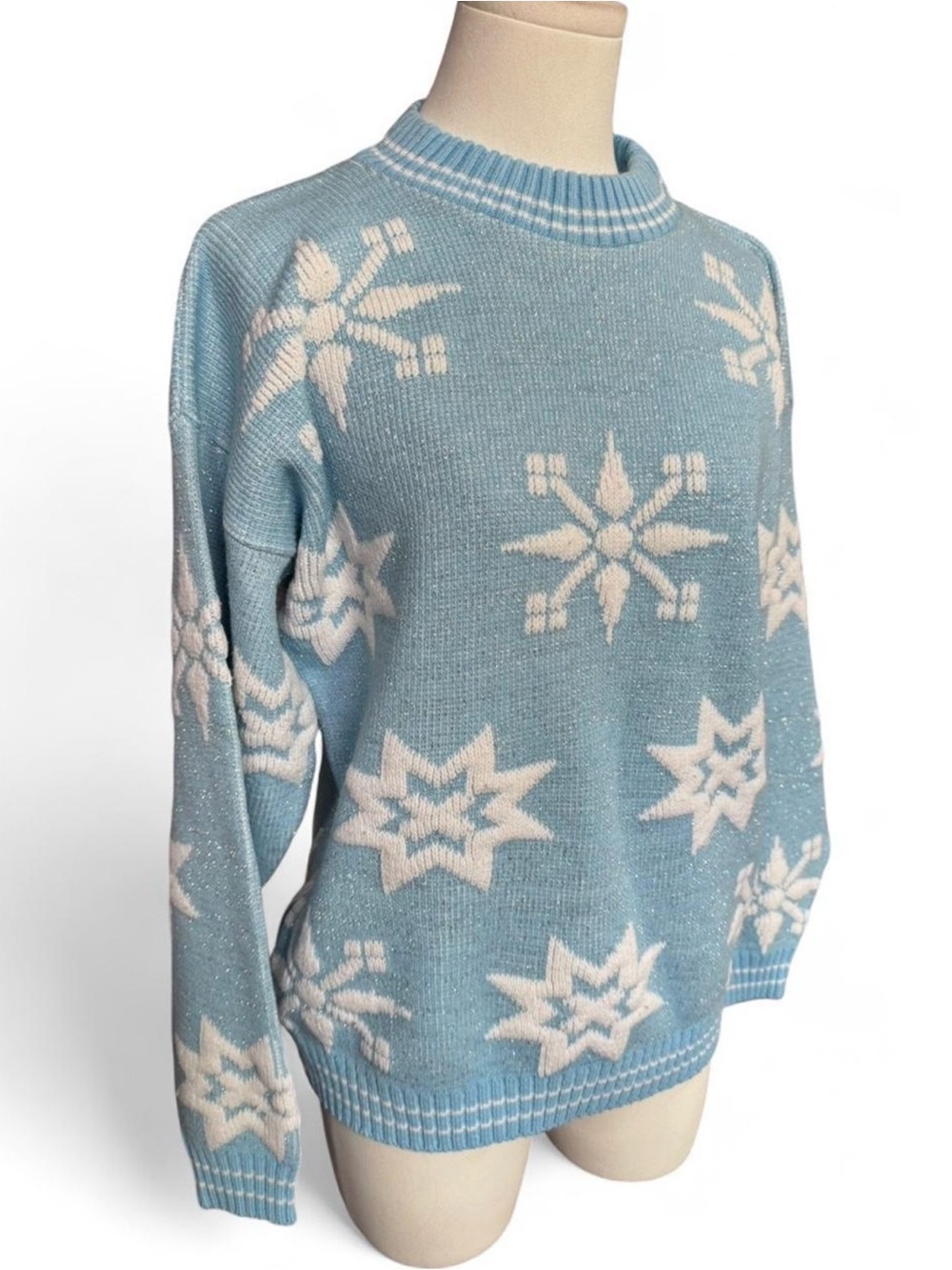 Vintage Sparkly Snowflake Sweater 🩵❄️